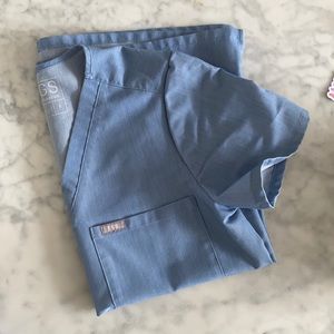 Figs- Catarina one pocket scrub top